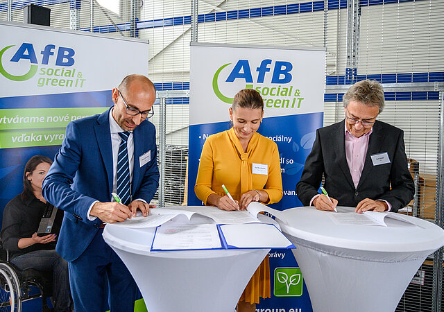 Podpis Memoranda o spolupráci medzi mestom Trnava a AfB Slovakia